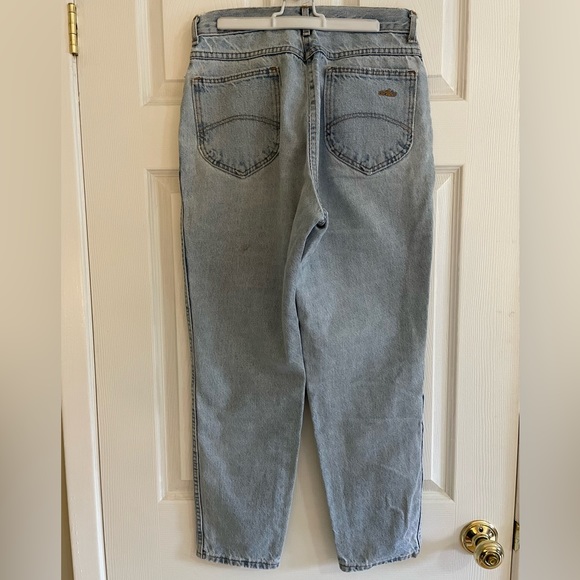Vintage Chic Mom Jeans - Picture 2 of 7